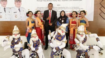 Tari Gambyong dan Kethek Ogleng SMPN 2 Karangtengah Meriahkan Festival Kampung Rempah Karangtengah